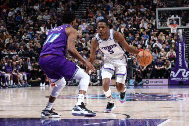 乐鱼在线娱乐-末节22分带走胜利！福克斯成本赛季联盟关键球之王