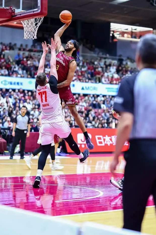 乐鱼app-又要开盲盒！场均14.8分7.2板强人加盟传统劲旅，首秀或对阵黑马